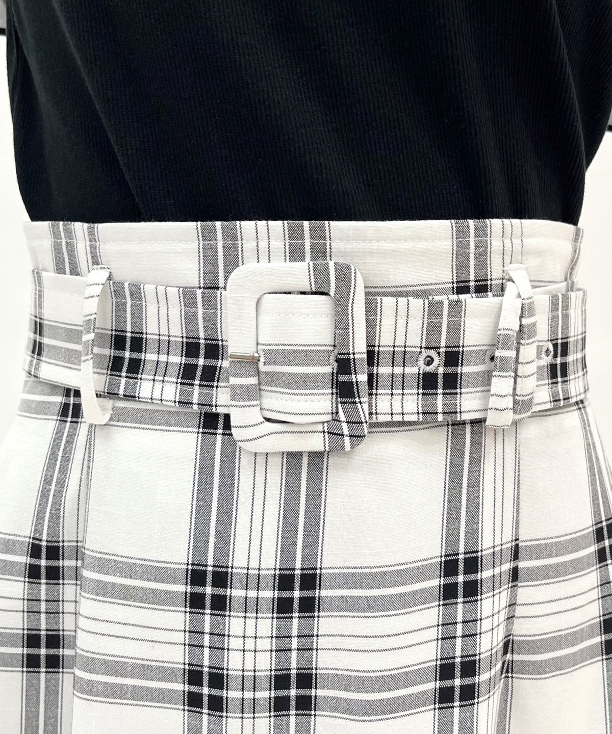 ベルト付きハンカチヘムスカート