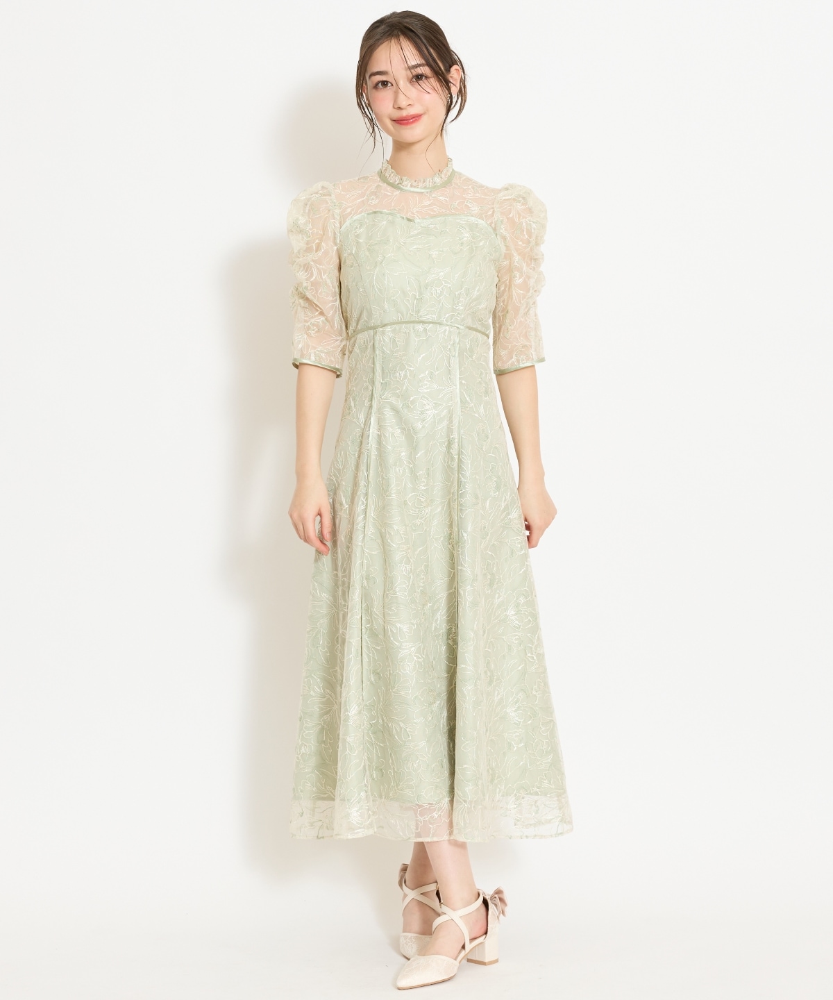 パイピングライン刺繍ワンピース