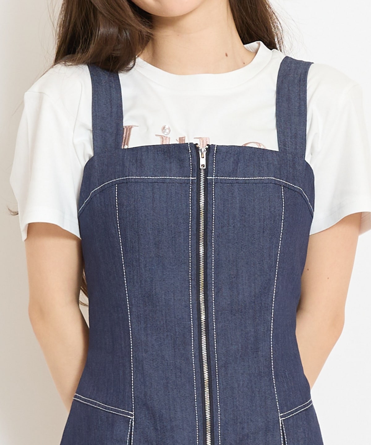 ステッチデザインフロントZIPワンピース