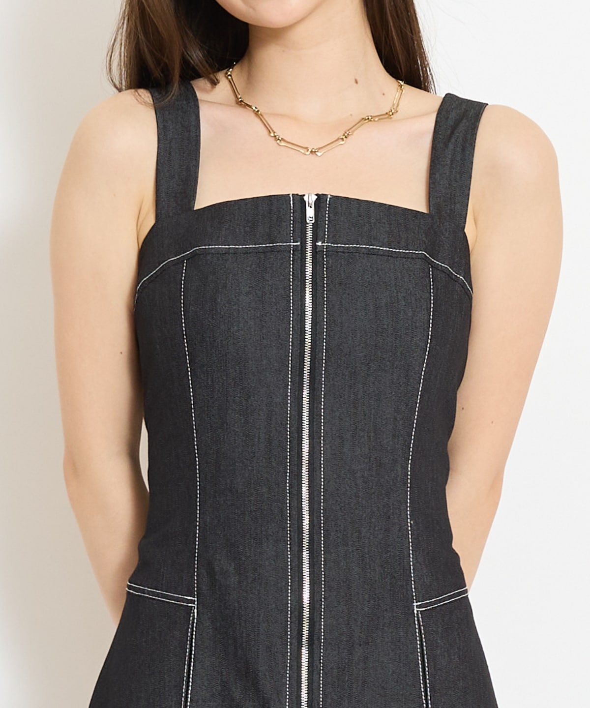 ステッチデザインフロントZIPワンピース