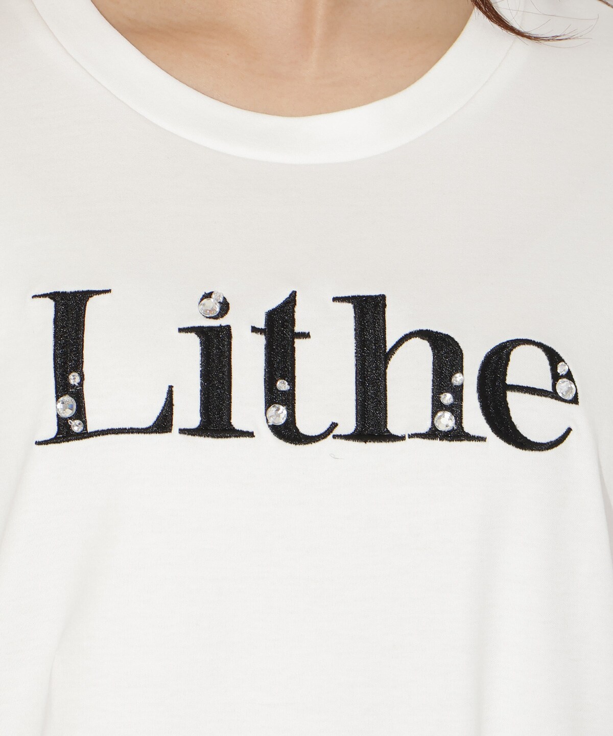 ビジュー付き刺繍ロゴTシャツ