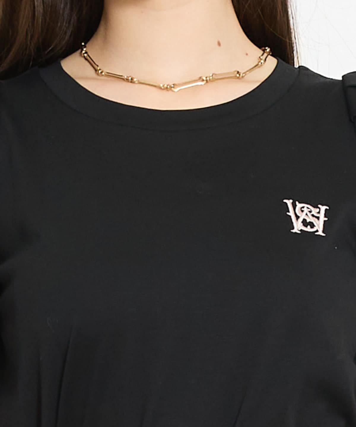 ロゴ刺繍タックスリーブTシャツ