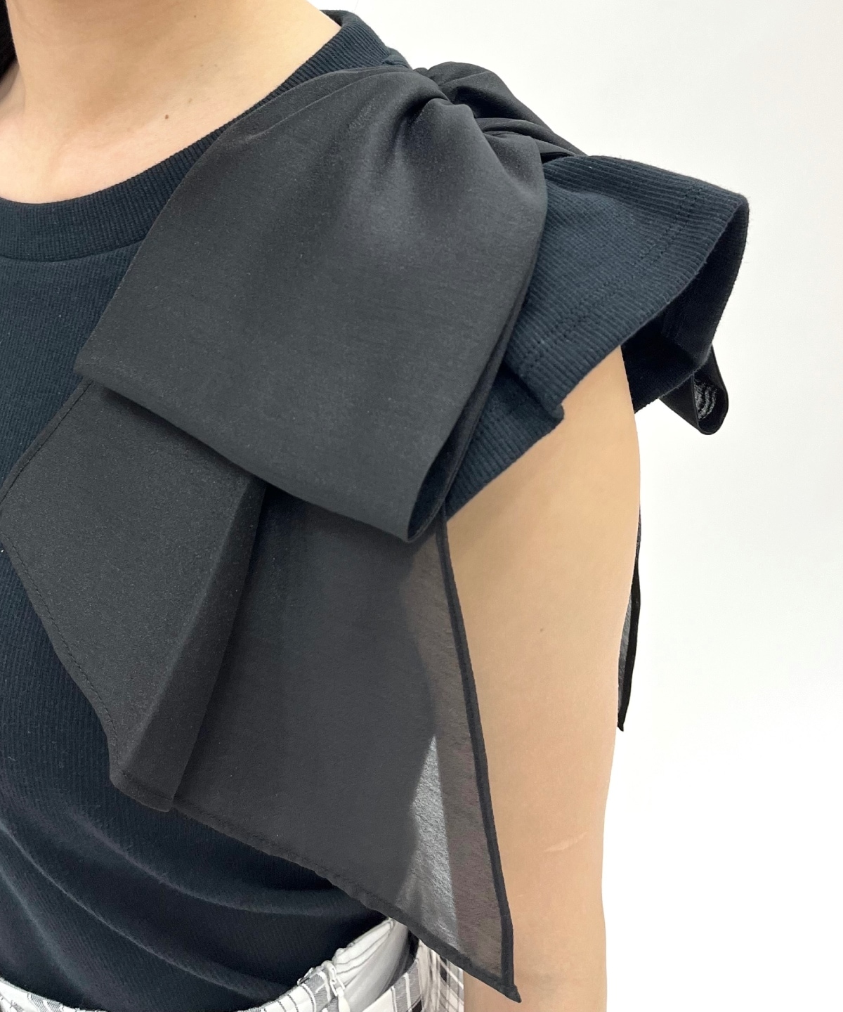 ショルダーリボンカットトップス