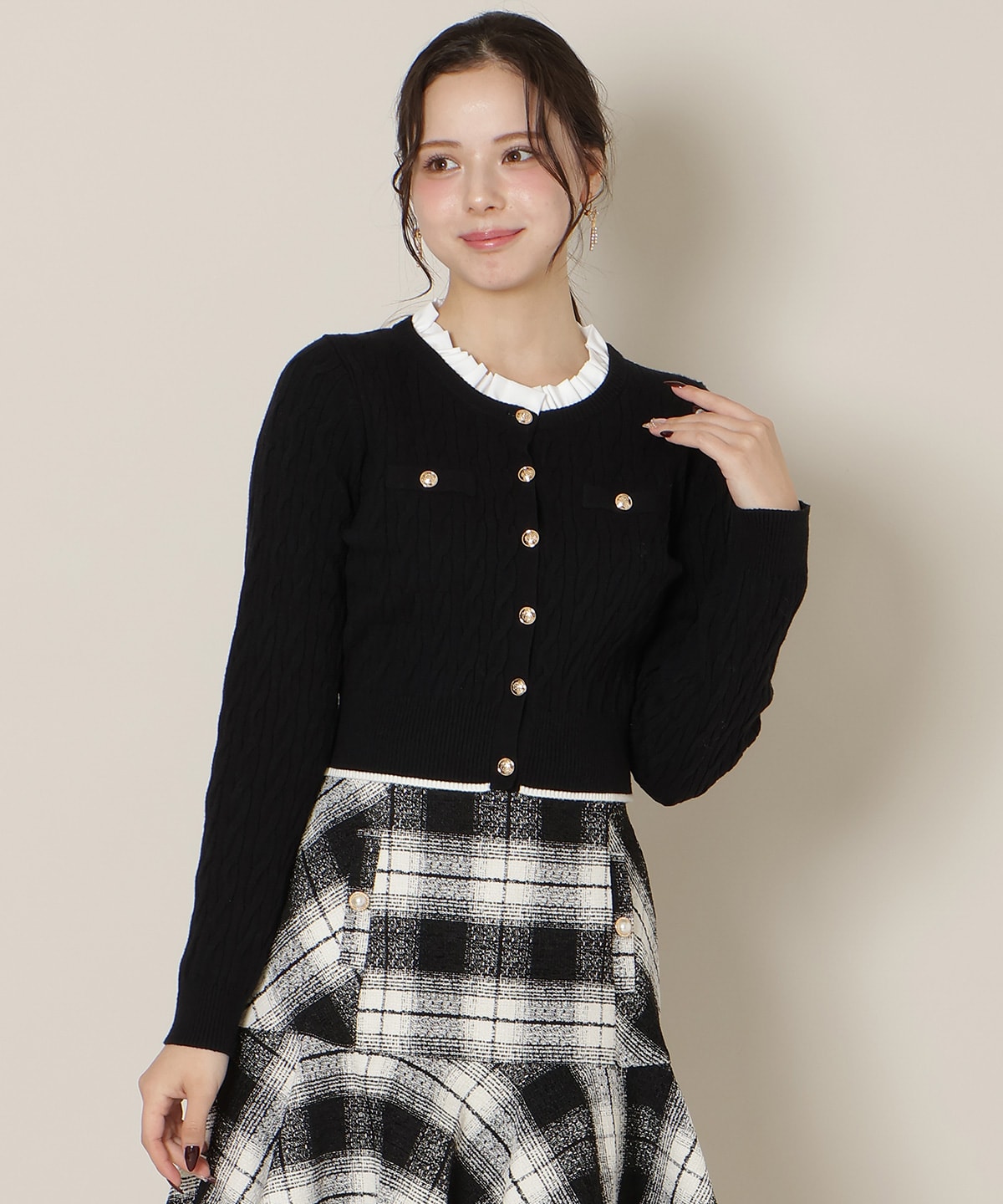 フリルレイヤードケーブルニット