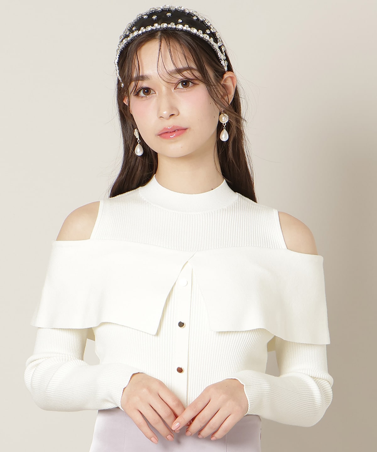 オープンショルダーレイヤードニット