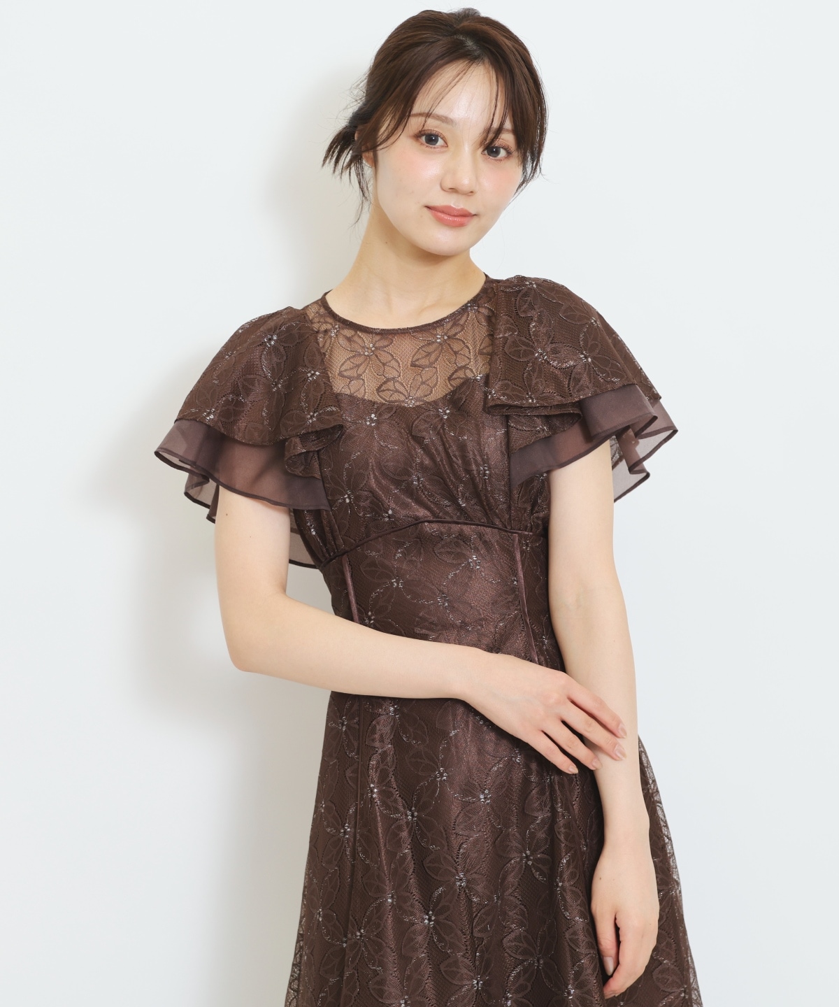 ラッフルスリーブレースドレス