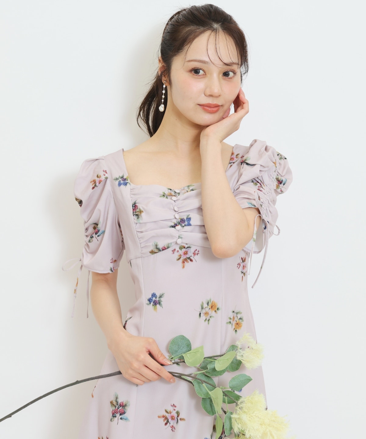 フローラルベリープリントギャザースリーブワンピース