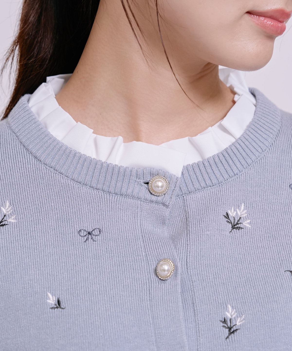 モチーフ刺繍フリルカラーカーディガン
