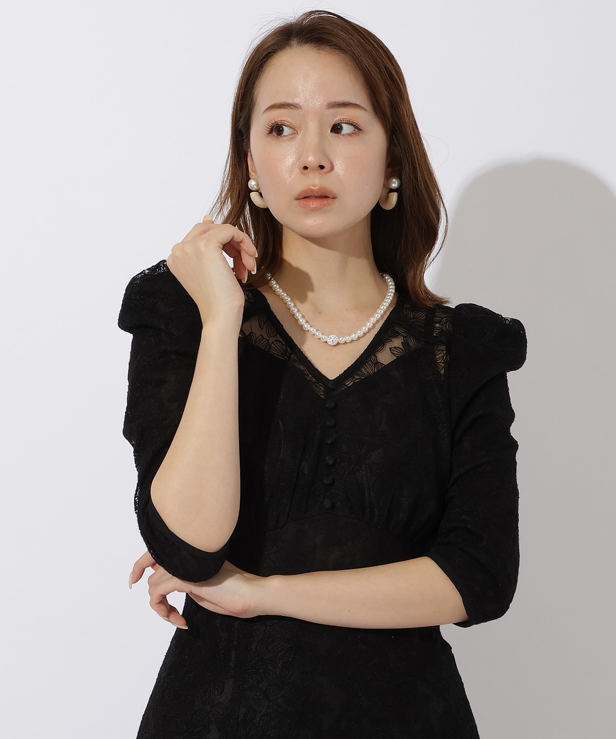 エンブロイダリーレースドレス