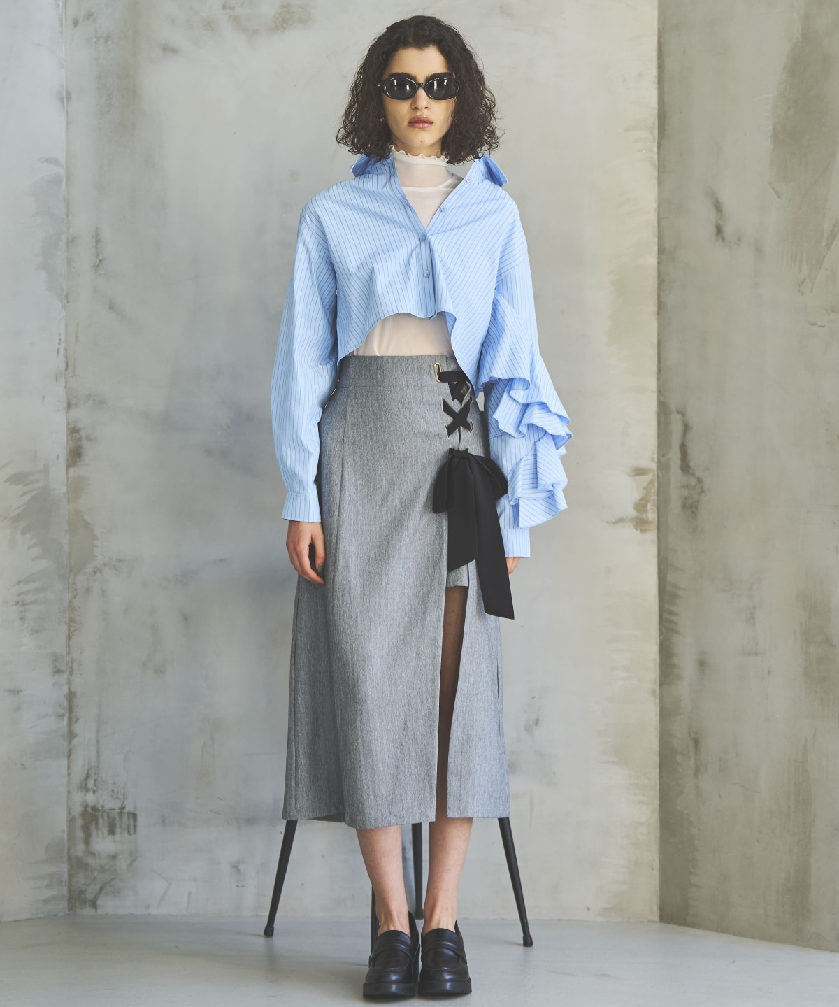 ストライプアシメフリルクロップドシャツ