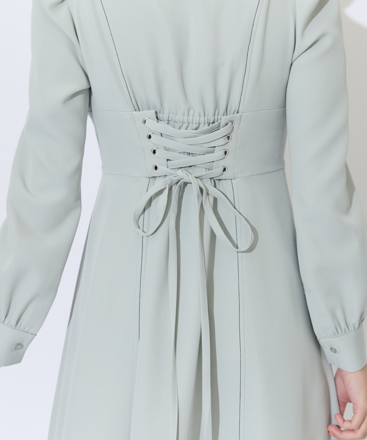 デコルテあき配色ステッチワンピース