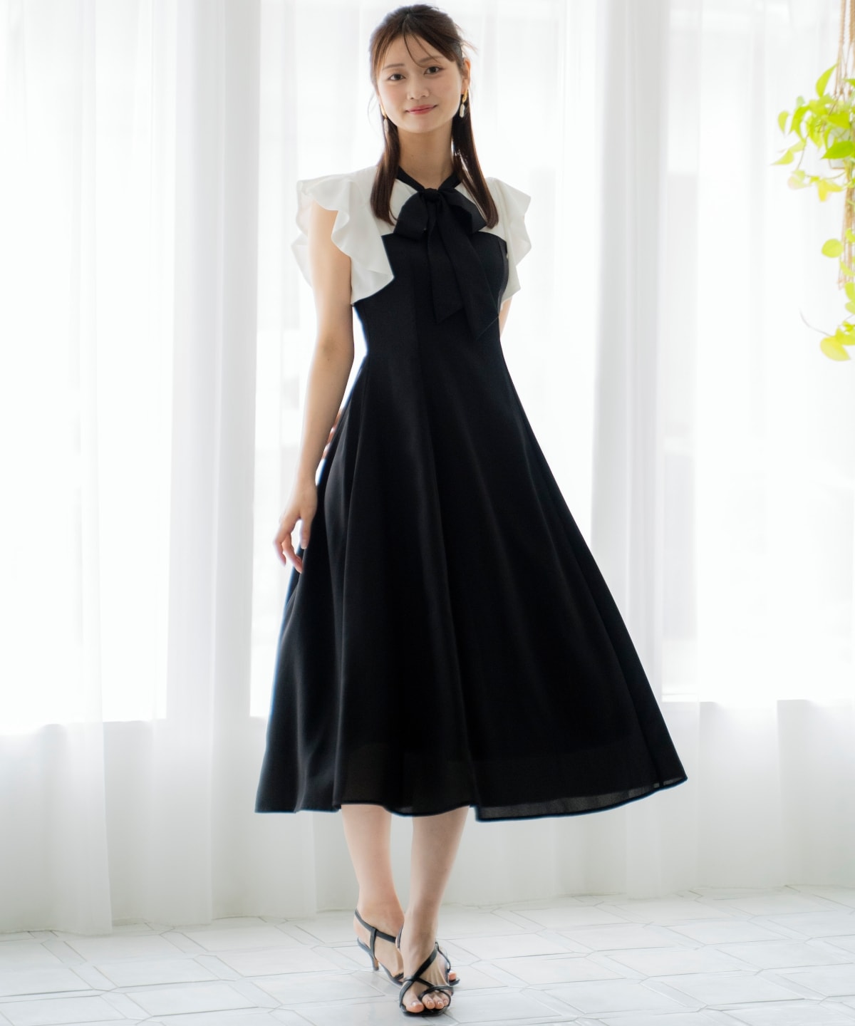 ラッフルノースリーブリボン襟ワンピース