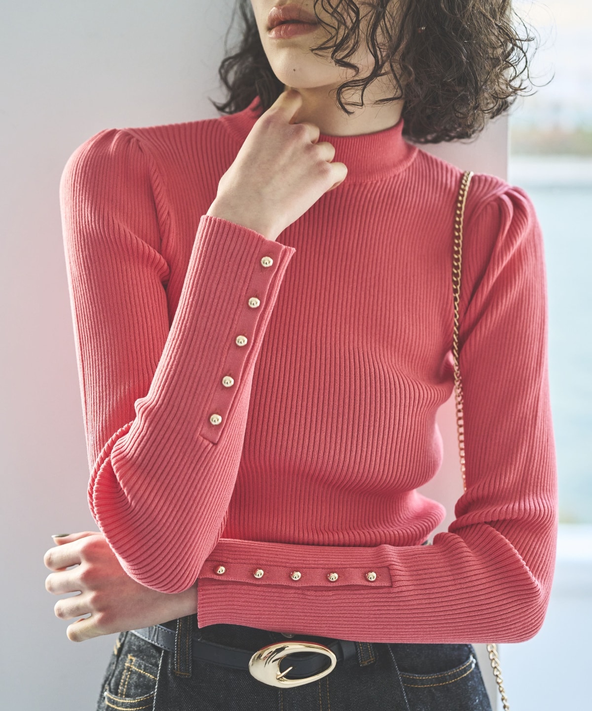 袖ボタンハイネックリブプルオーバー