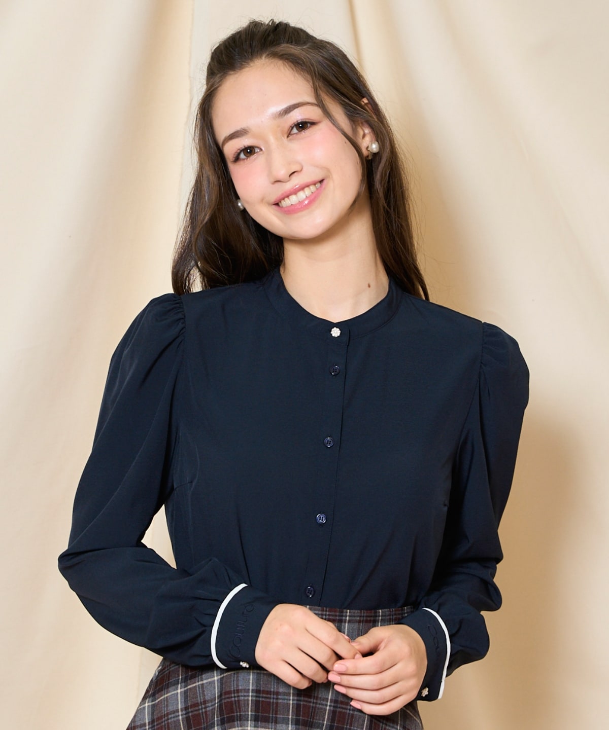 カフス刺繍ボウタイブラウス