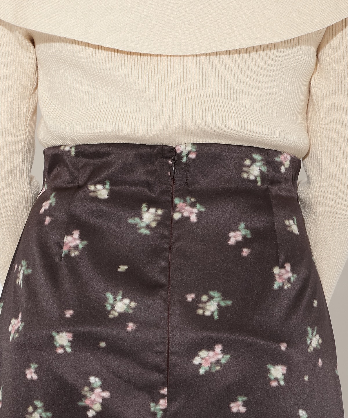 ブラーフラワープリントナロースカート