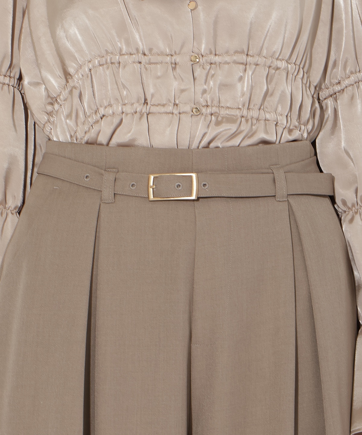 タックワイドパンツ