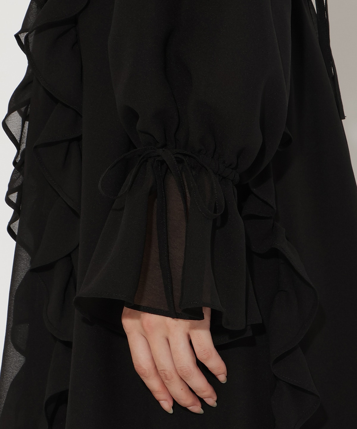 ラッフルフリルチョーカーミニワンピース