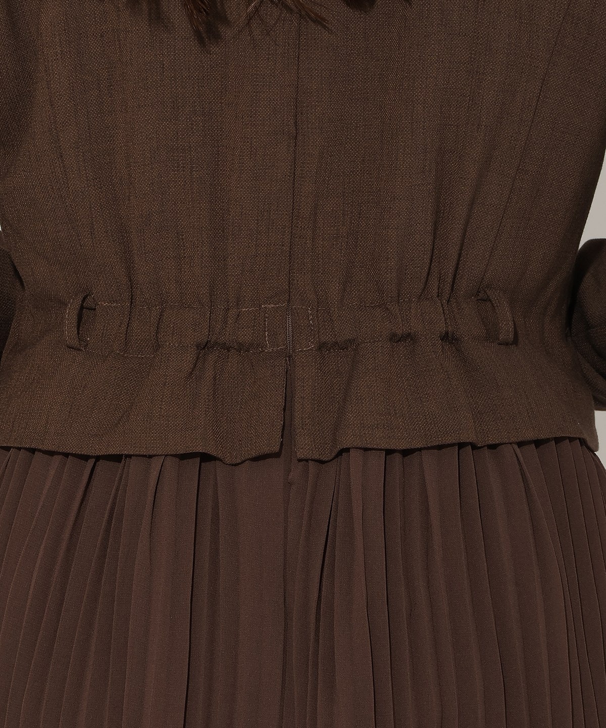 ジャケットレイヤードプリーツワンピース