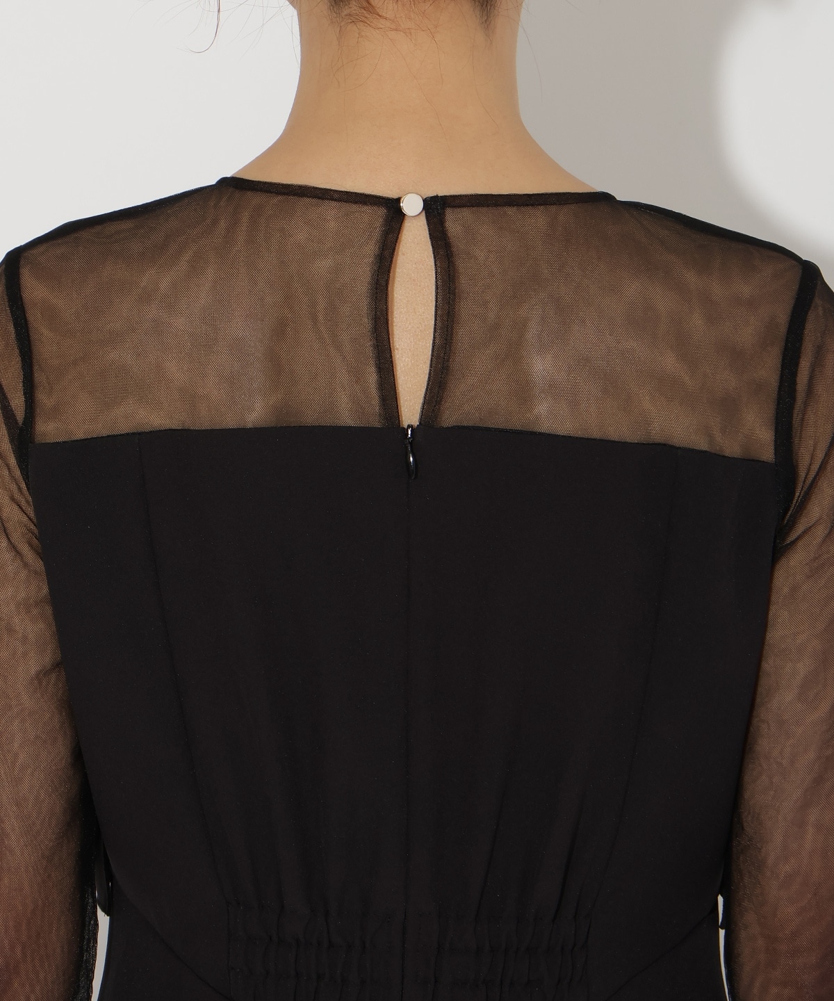 ボリュームフリルドレス