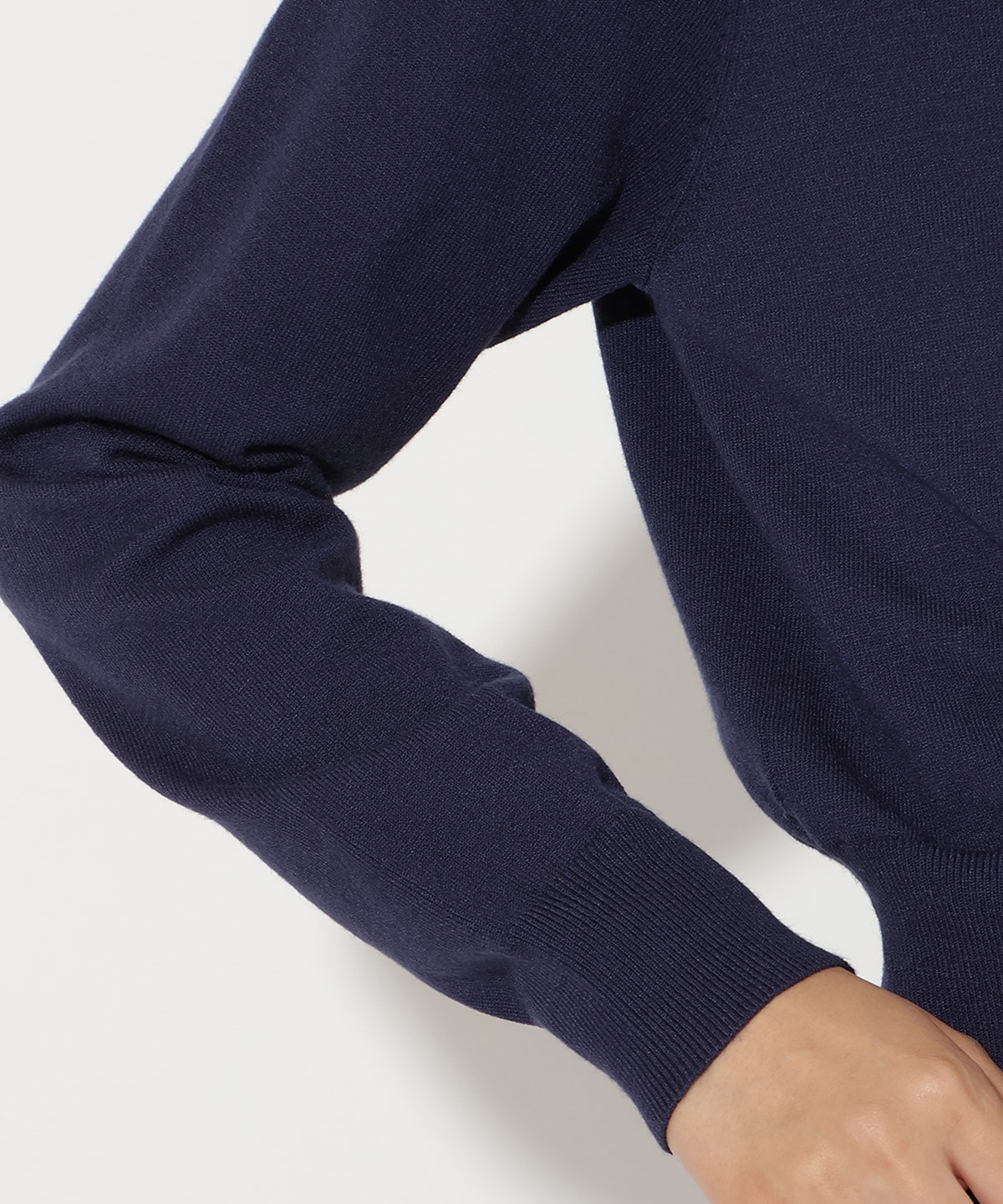 ビジューボタンクルーネックカーディガン