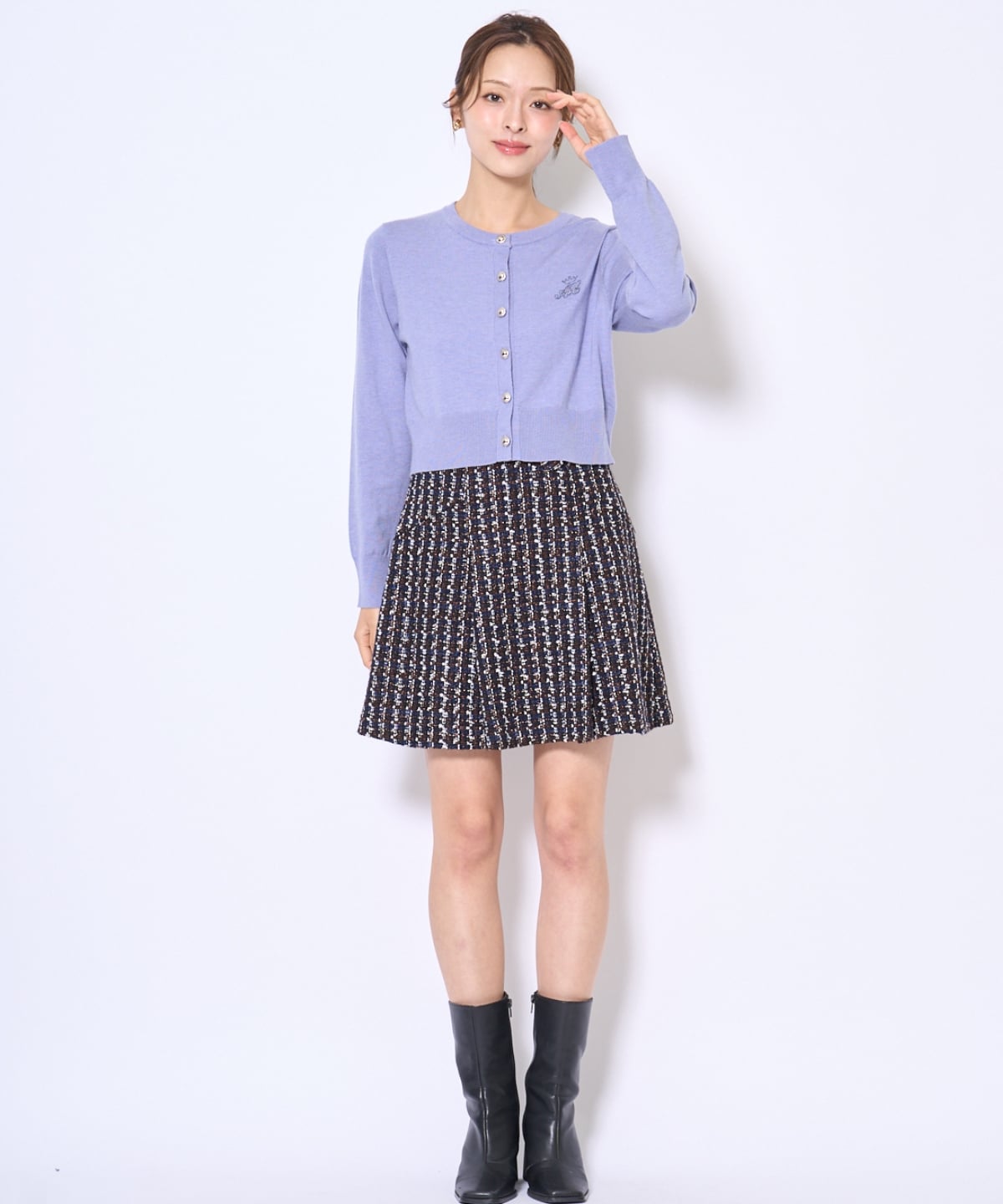 刺繍クルーネック長袖カーディガン