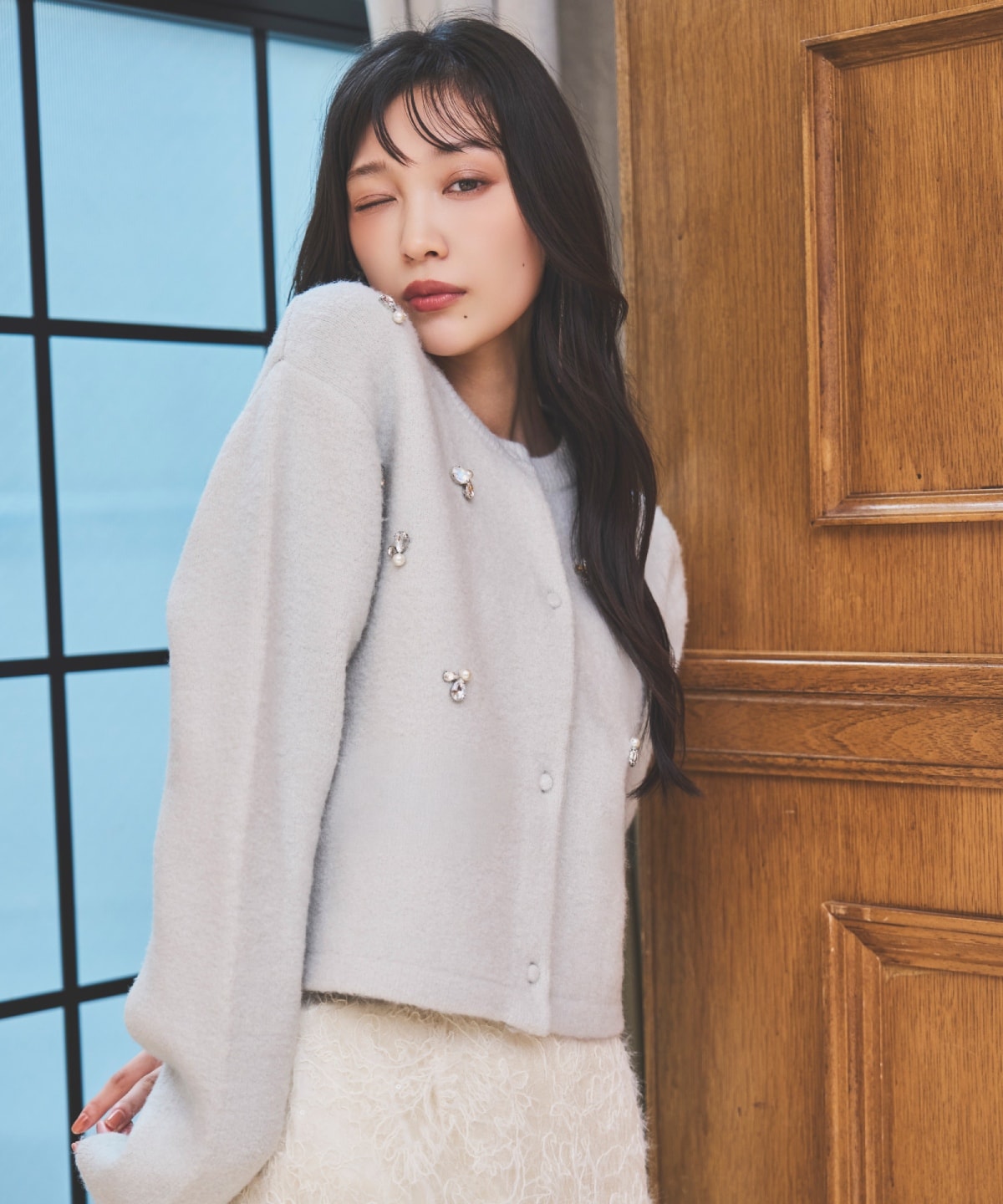 ビジュー付きニットカーディガン