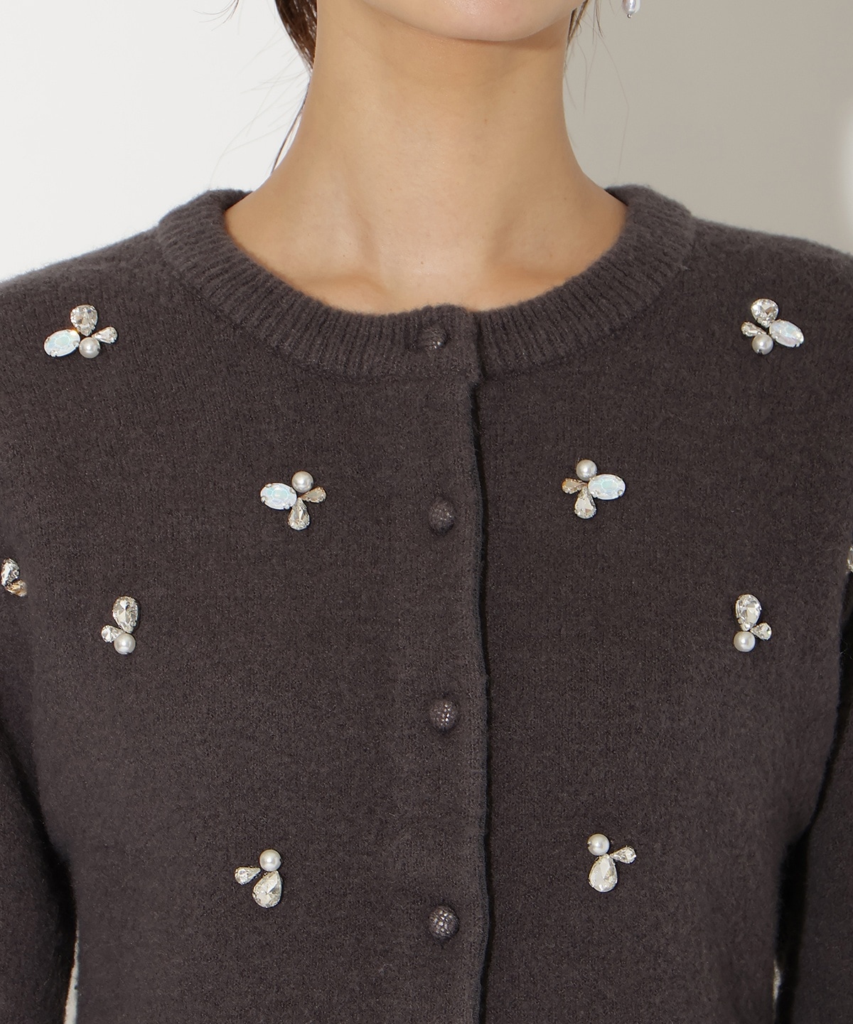 ビジュー付きニットカーディガン