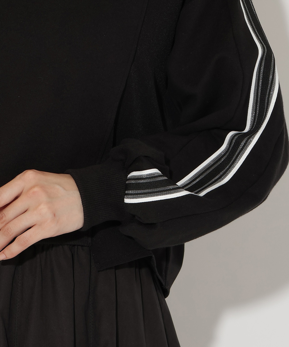 ライン入り裏毛トップス