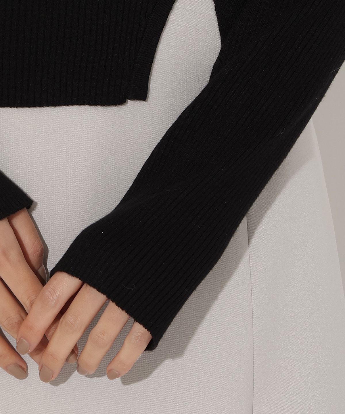 【先行予約受付中】アシメリボンスリットプルオーバー