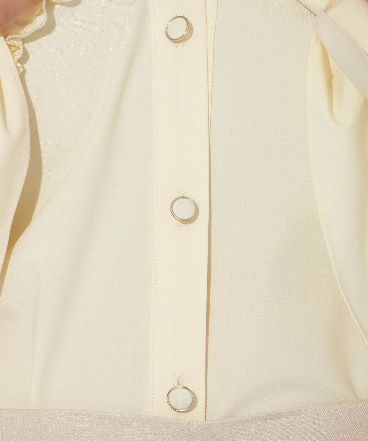 【先行予約受付中】フリルクロスブラウス