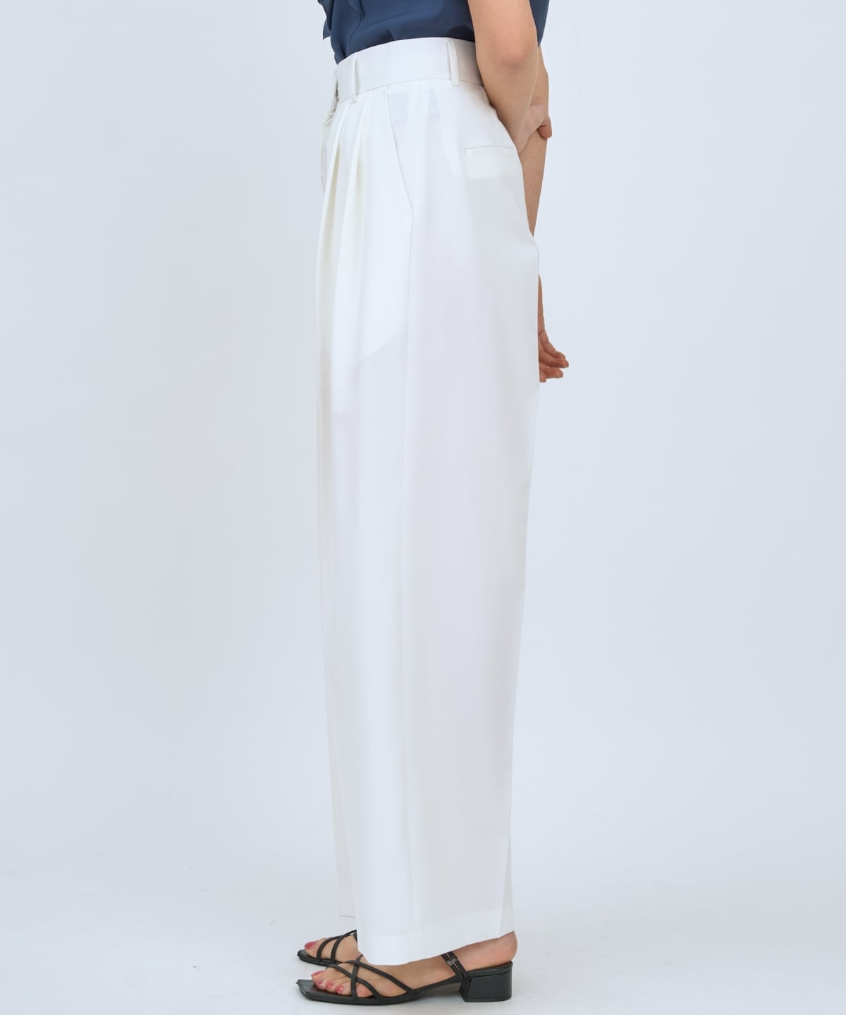 【先行予約受付中】2タックワイドパンツ