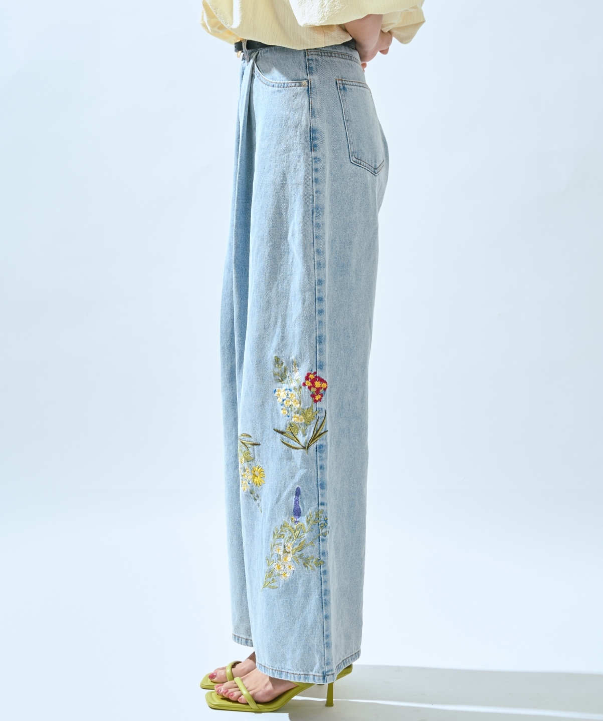 【先行予約受付中】刺繍デニムパンツ