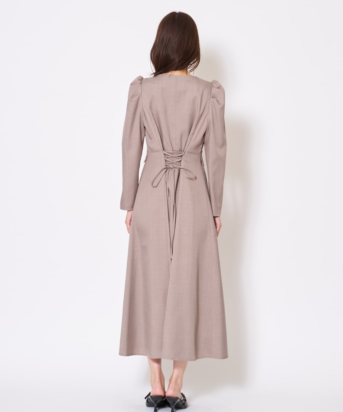 【先行予約受付中】Vネックパフスリーブワンピース