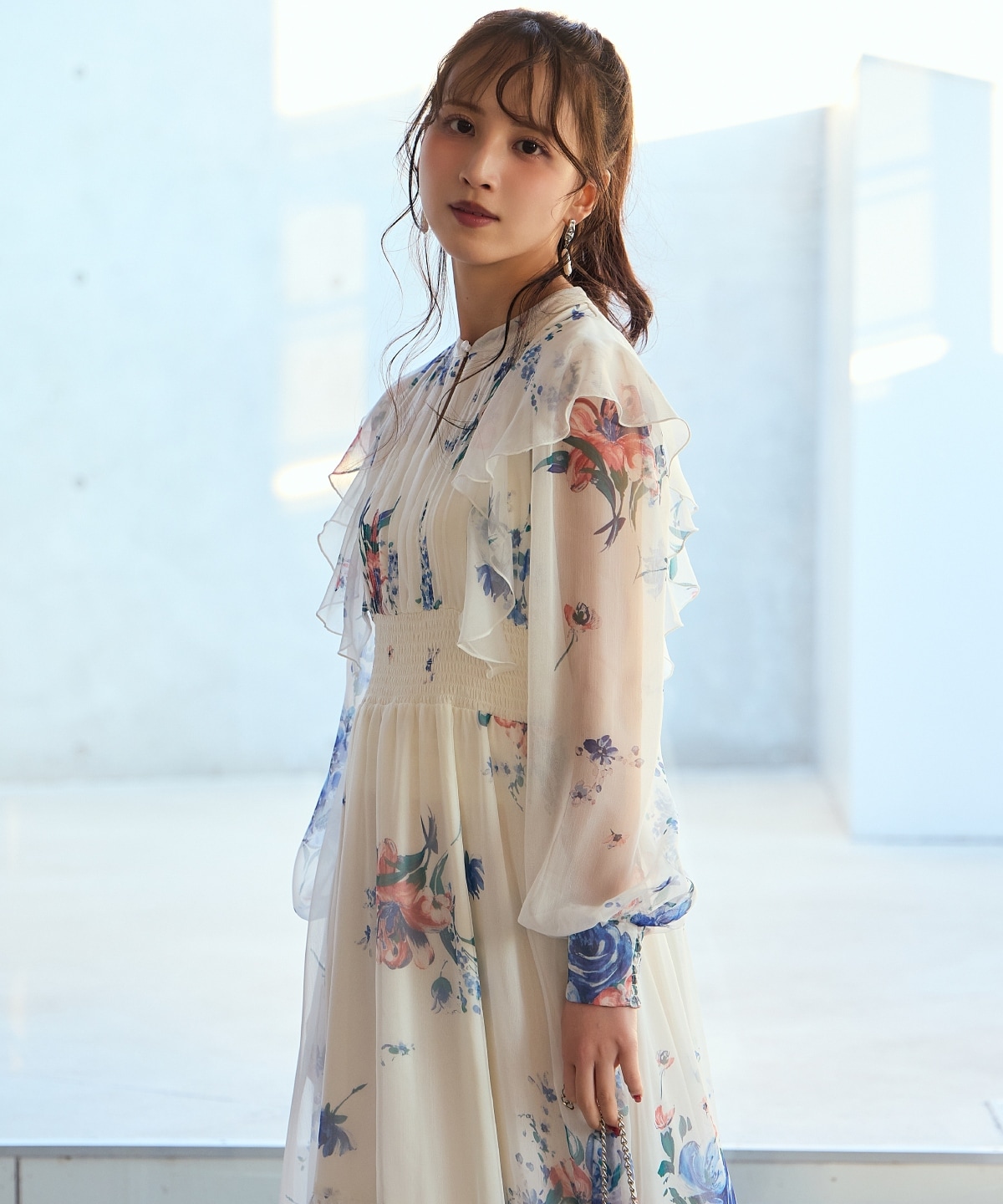 フラワープリントタックワンピース