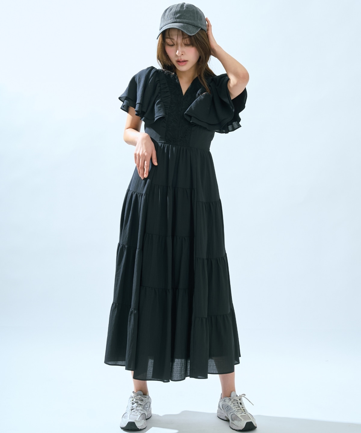 【先行予約受付中】Vネック襟レースティアードワンピース