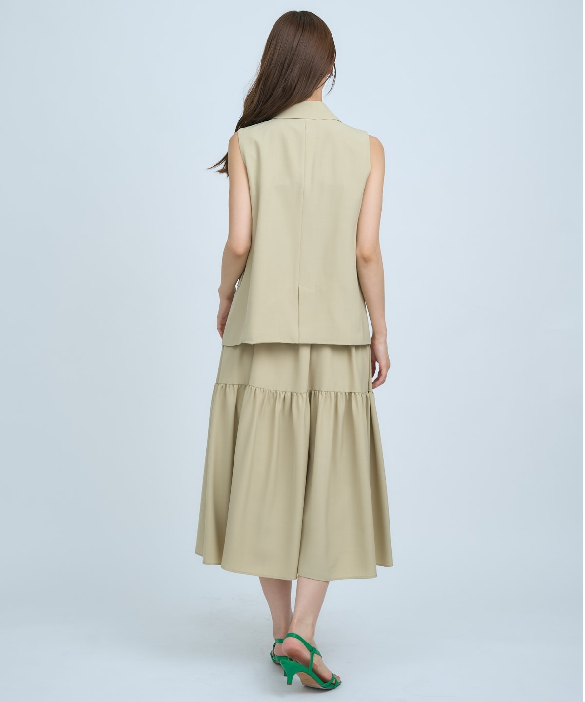 テーラードジレ×ティアードキャミワンピース