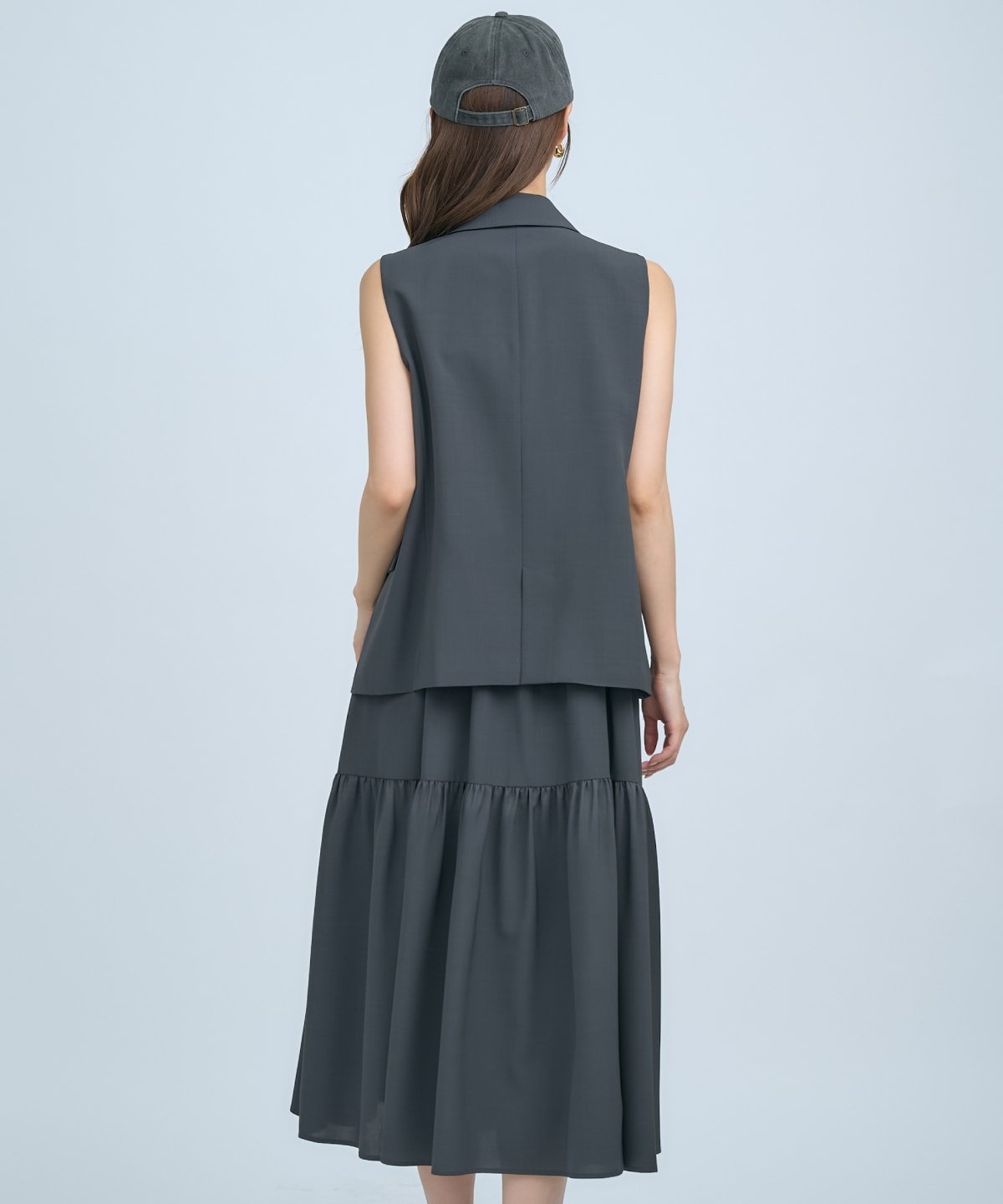 テーラードジレ×ティアードキャミワンピース