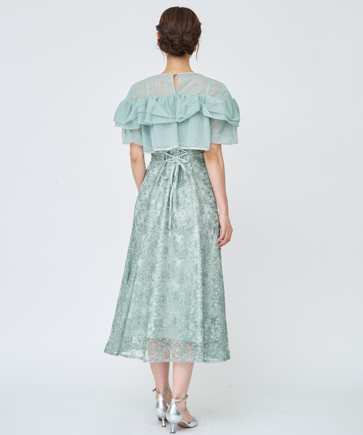 チュールレイヤードスパンコールドレス