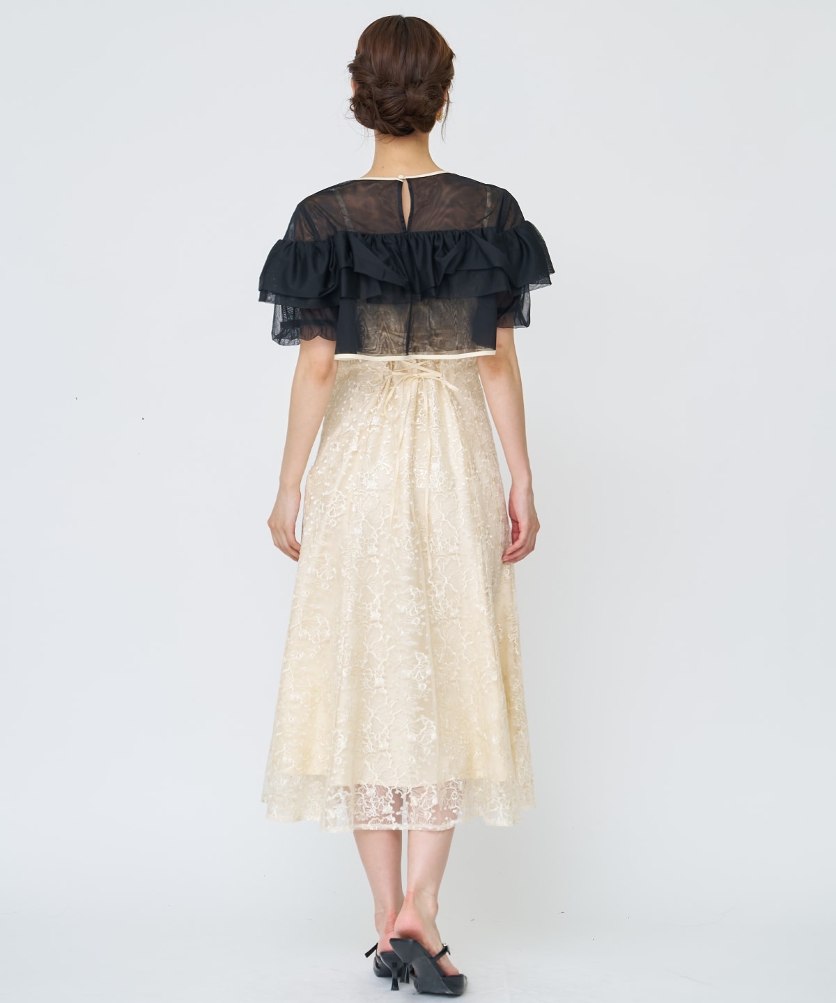 チュールレイヤードスパンコールドレス