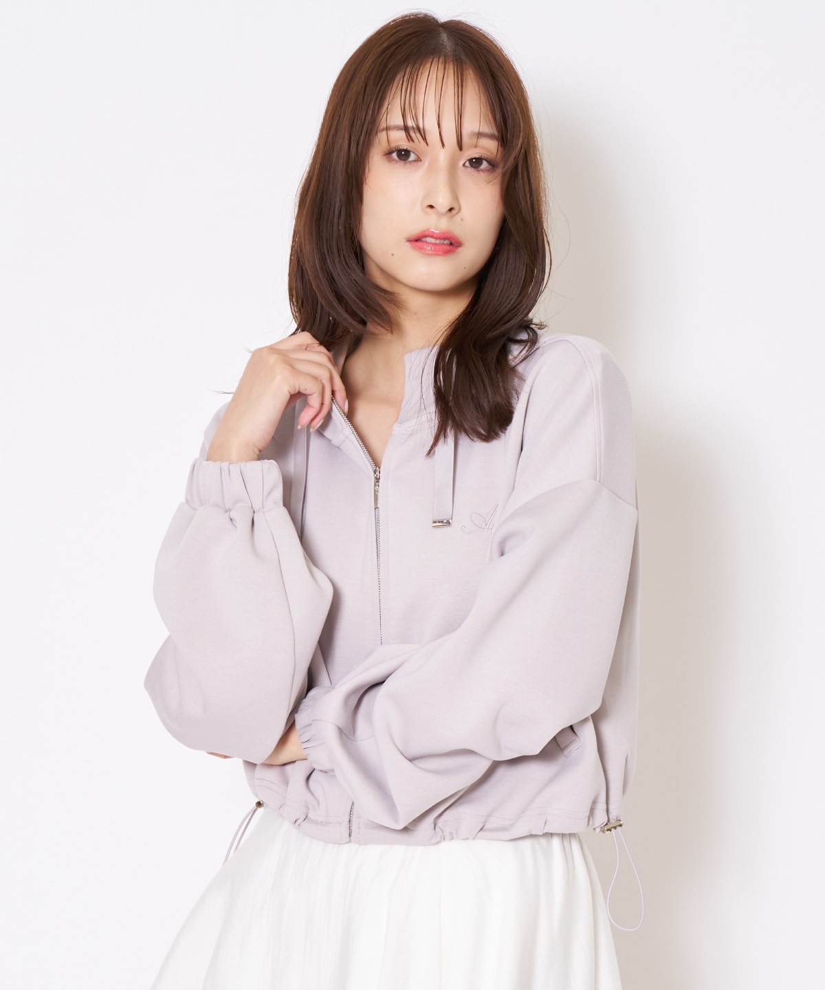 【先行予約受付中】ロゴ刺繍ZIPパーカー