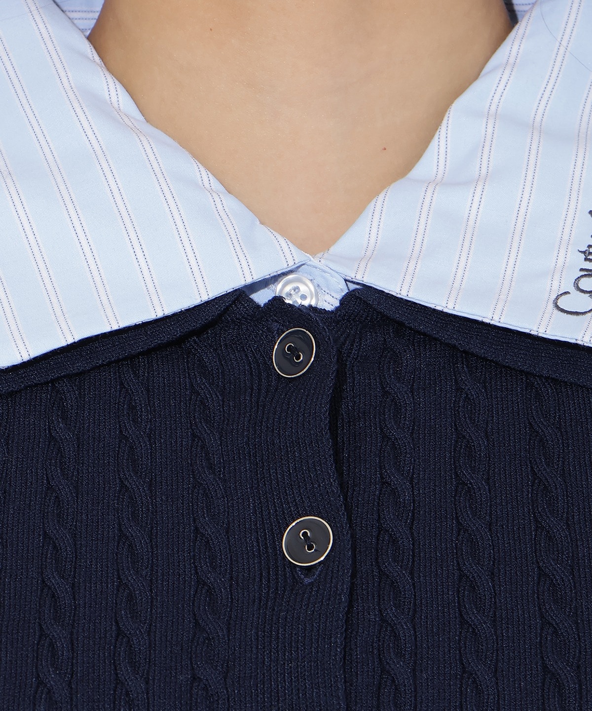 【先行予約受付中】シャツレイヤード風ケーブルカーディガン