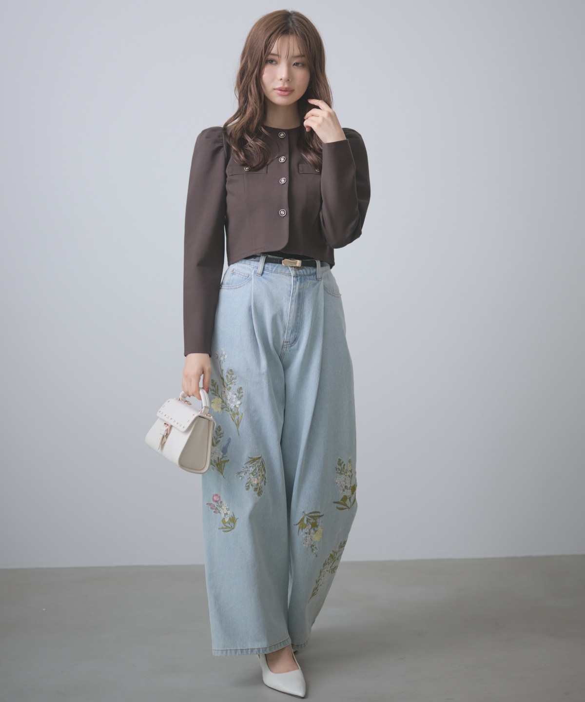 【先行予約受付中】ビジュー付き刺繍デニムパンツ