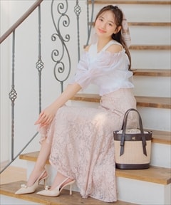 ピンクベージュ