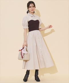 ピンクベージュ