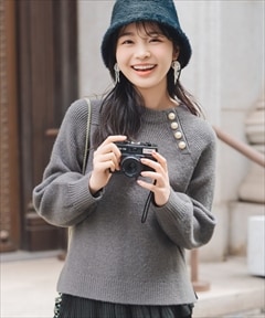 チャコールグレー