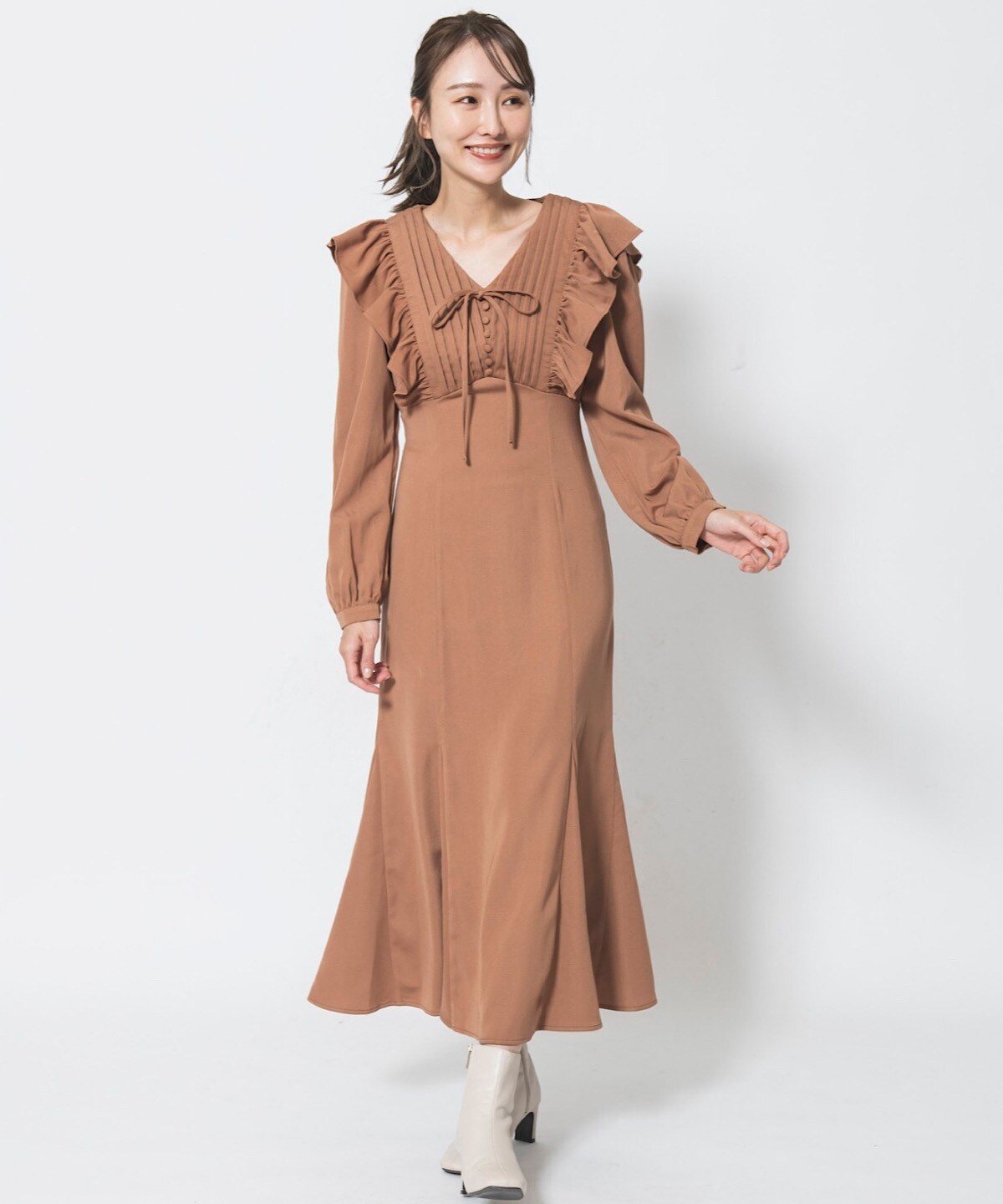 前リボンフリルタックワンピース M ベージュ And Couture 公式オンラインショップ バーンデストローズ