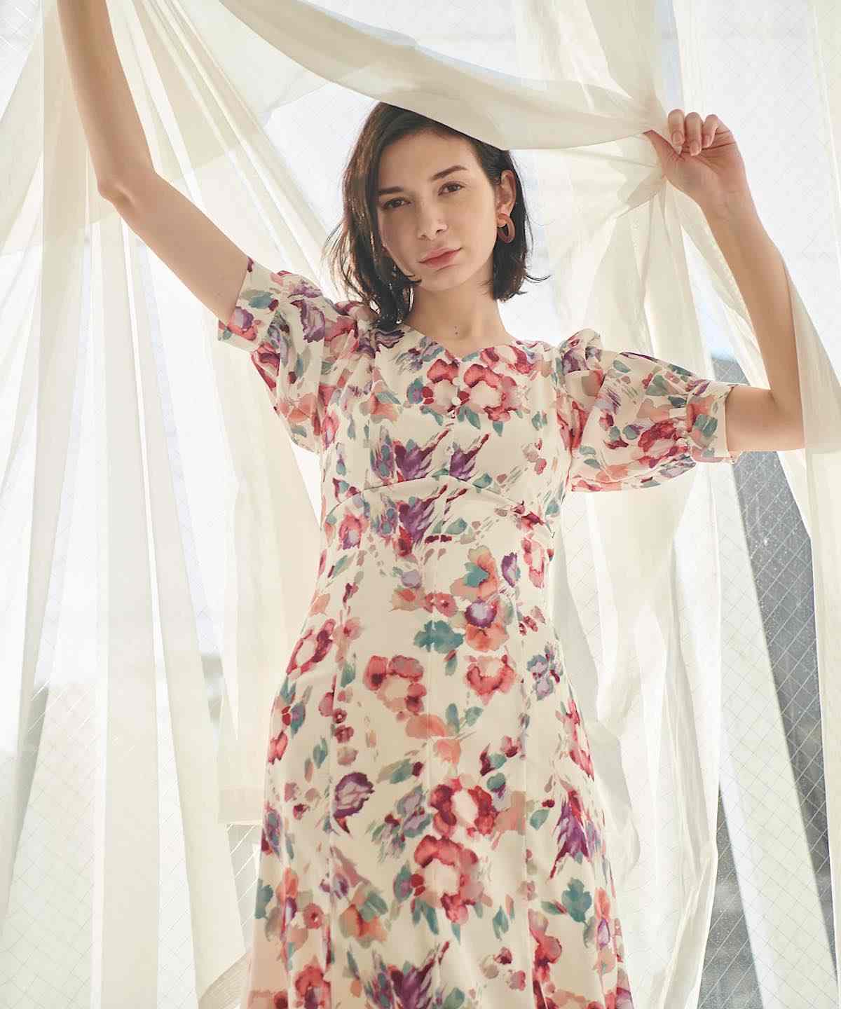 ドロップウォーターフラワーワンピース M 白系花柄 And Couture 公式オンラインショップ バーンデストローズ