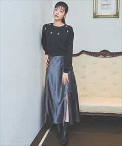 チャコールグレー