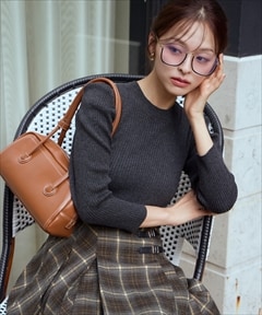 チャコールグレー