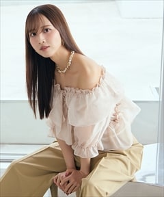 ピンクベージュ